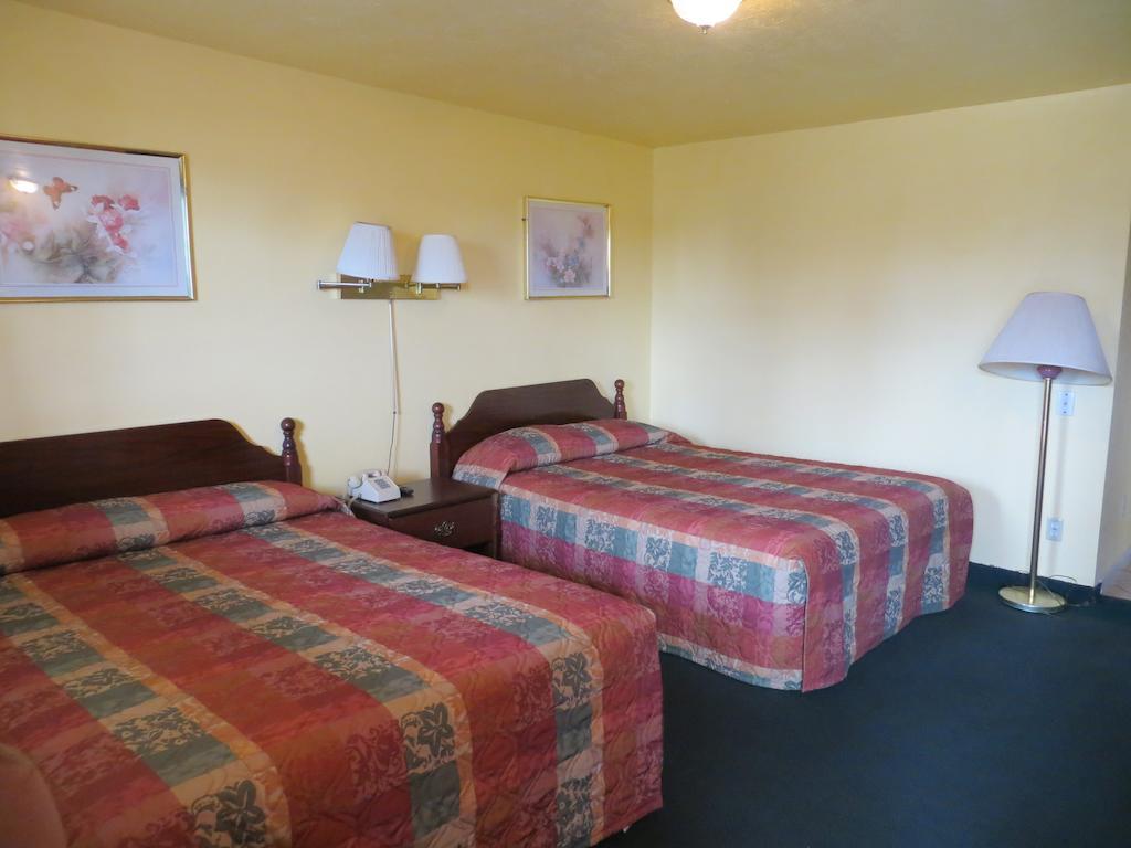 Cottonwood Hotel