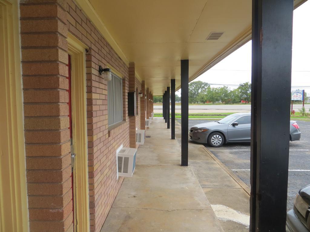 Cottonwood Hotel 2*