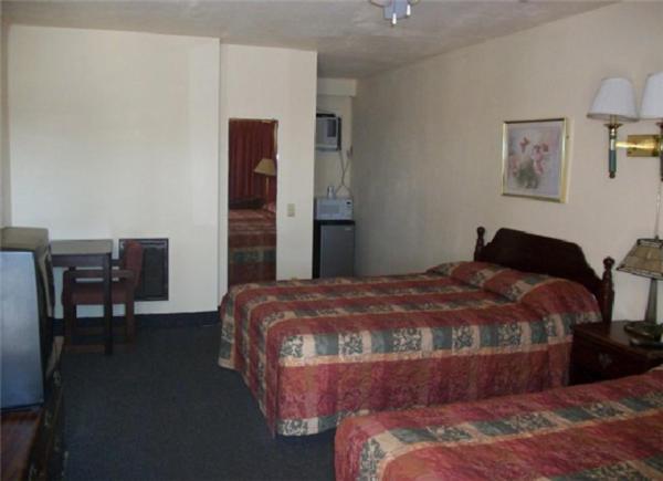 Cottonwood Hotel 2*